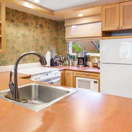 Lotus Suite, 1 Bedroom, Sleeps 4, Pool & Bbq, Pre-Renovation Summer Sale Kihei Extérieur photo