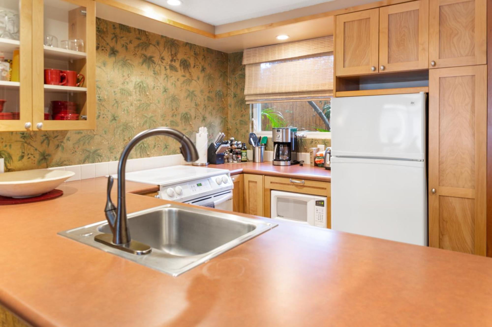 Lotus Suite, 1 Bedroom, Sleeps 4, Pool & Bbq, Pre-Renovation Summer Sale Kihei Extérieur photo